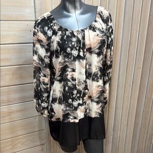 AB Studio Black and Cream Relaxed Graphic Blouse